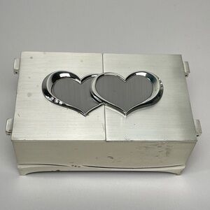 Things Remembered Crystallized with swarovski silver played trinket box heart